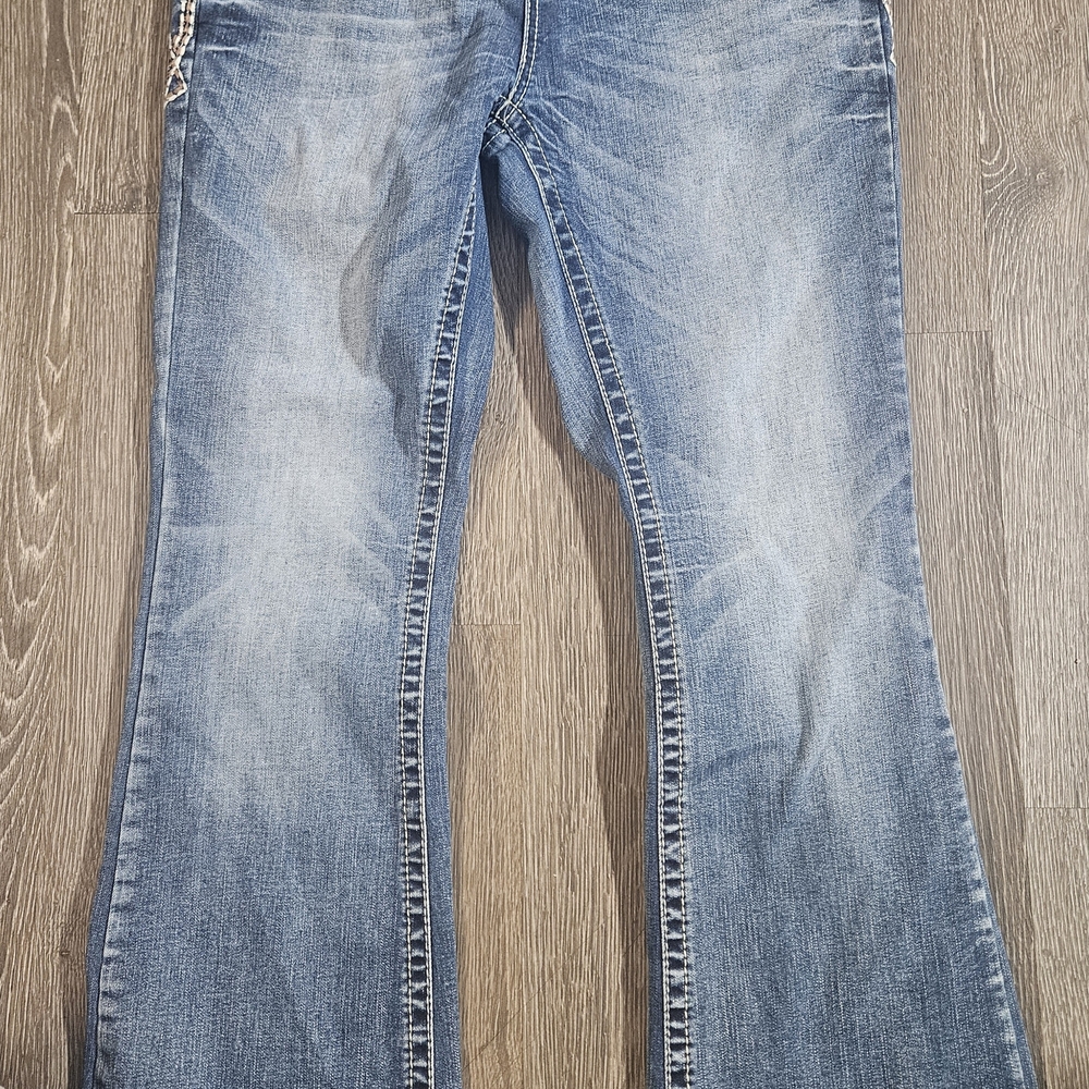 Women's Light Blue Flare Jeans - Classic Wash